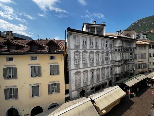 Appartamento in vendita di 108 m² in Piazza delle Erbe