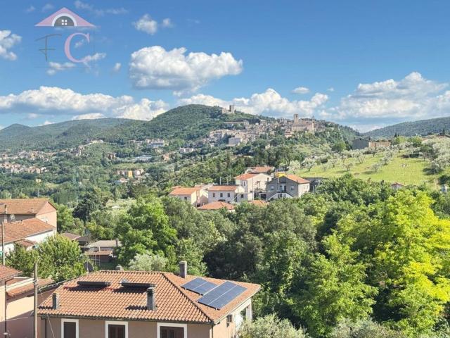 Appartamento in vendita di 108 m² in Strada della Lucciola