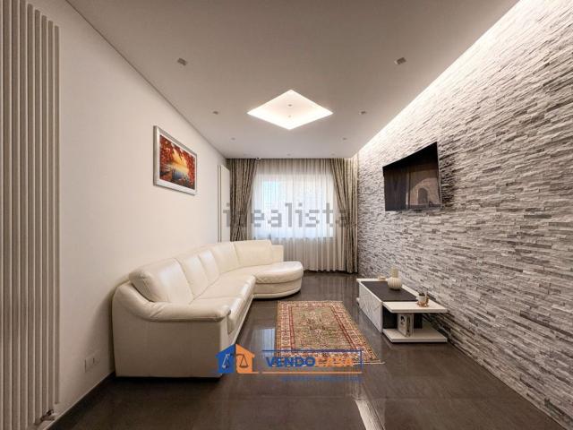 Appartamento in vendita di 109 m² in Via Cagni, 5