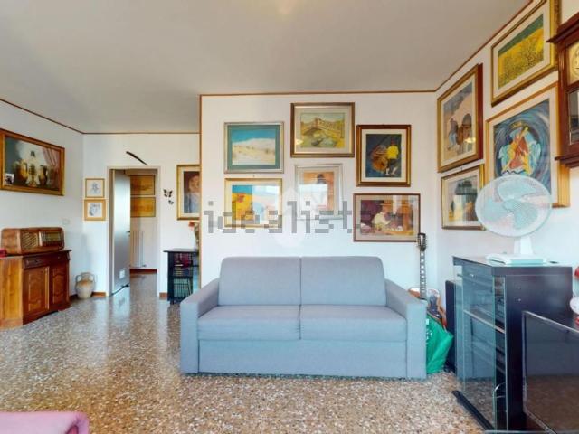 Appartamento in vendita di 109 m² in Via Carlo Colucci