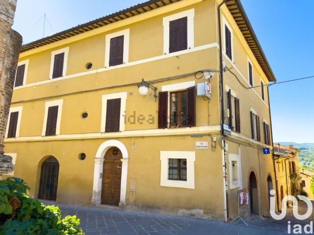 Appartamento in vendita di 109 m² in Via Crescimbeni, 13