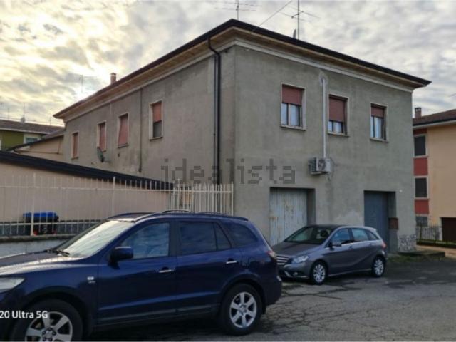 Appartamento in vendita di 109 m² in Via A. Grandi