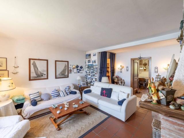 Appartamento in vendita di 109 m² in Via Aia del Dottore, 6