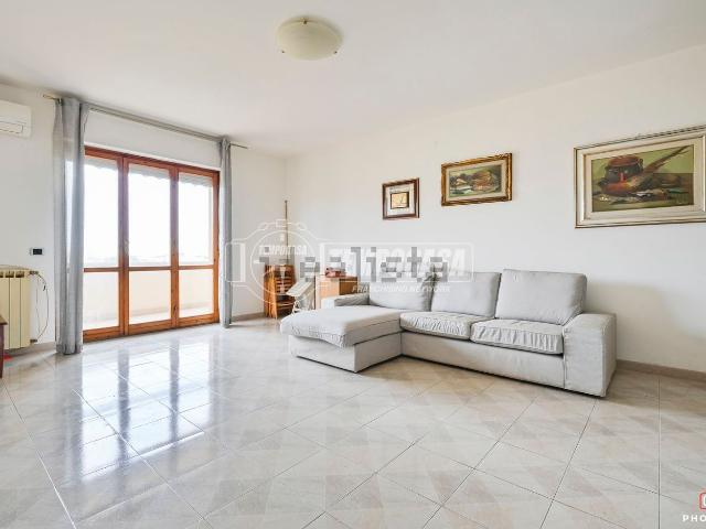 Appartamento in vendita di 109 m² in Via Benvenuto Cellini
