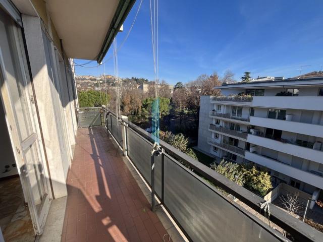 Appartamento in vendita di 109 m² in Via Broseta