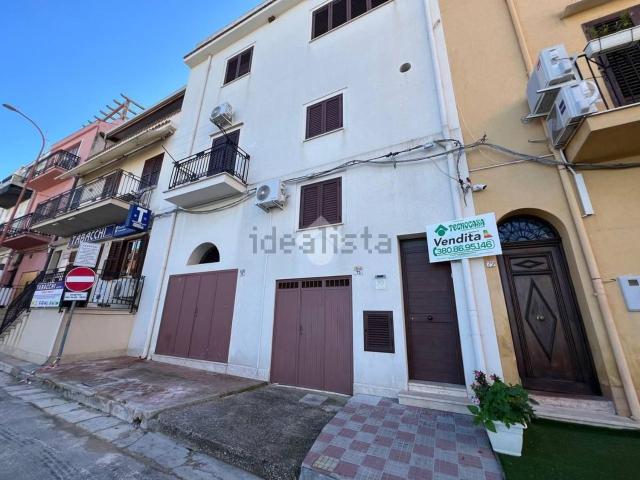 Appartamento in vendita di 109 m² in Via G. Medici, 77