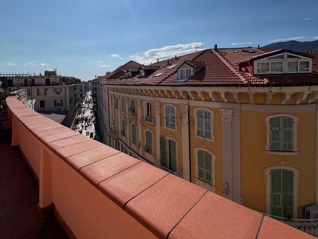 Appartamento in vendita di 109 m² in Via Giacomo Matteotti, 208