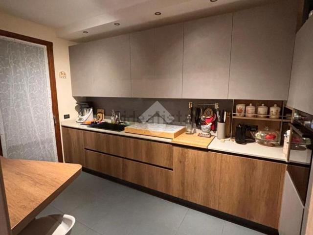 Appartamento in vendita di 109 m² in Via Giosuè Carducci, 7890