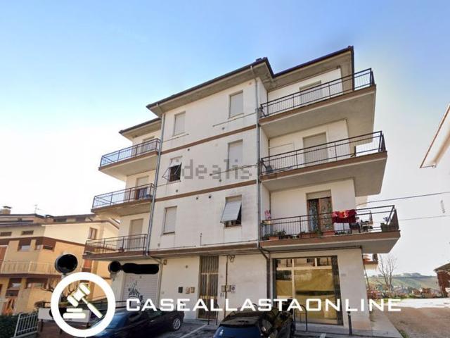 Appartamento in vendita di 109 m² in Via Dante Alighieri