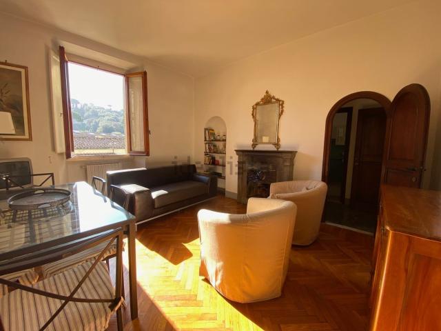 Appartamento in vendita di 109 m² in Via de&apos  Guicciardini