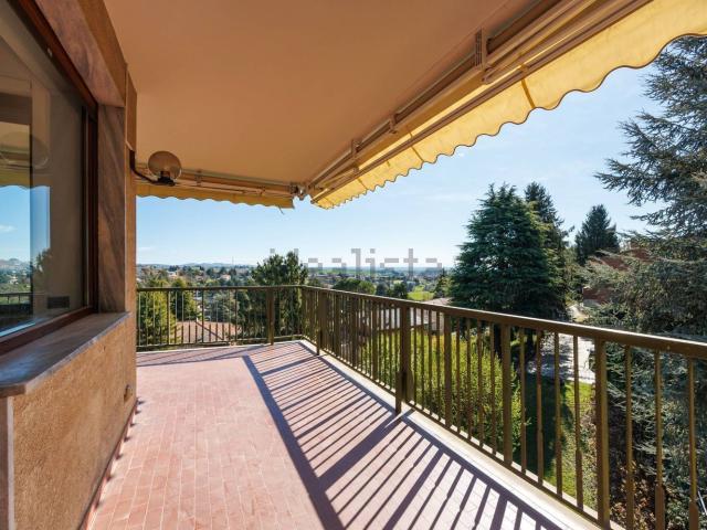 Appartamento in vendita di 109 m² in Via dei Pini