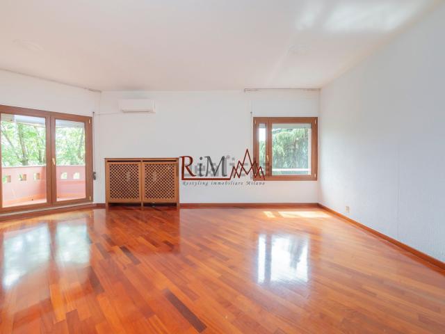 Appartamento in vendita di 109 m² in Via delle Forze Armate, 260