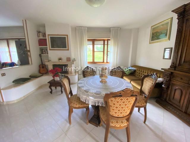 Appartamento in vendita di 109 m² in Via di Casina Nova