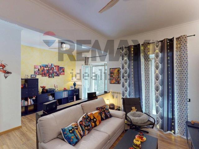 Appartamento in vendita di 109 m² in Via Enrico Hilyer Giglioli, 130