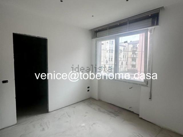 Appartamento in vendita di 109 m² in Via Luigi Pasini, 30175
