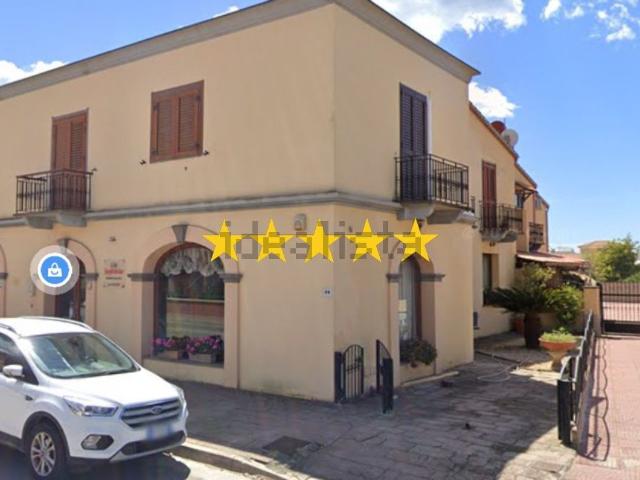 Appartamento in vendita di 109 m² in Via Monte Santo