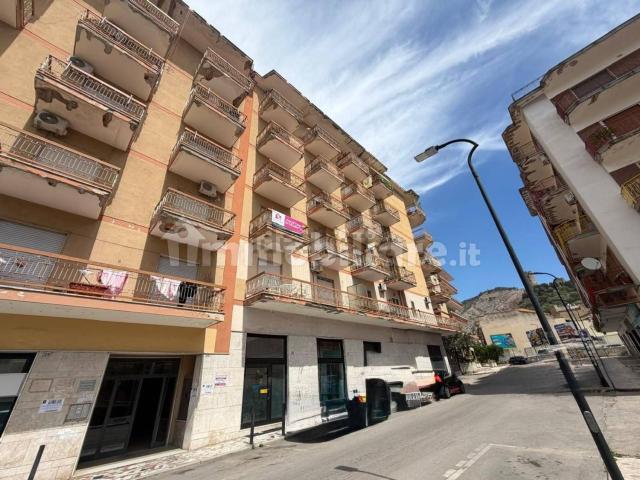 Appartamento in vendita di 109 m² in Via Mario Sena, 37