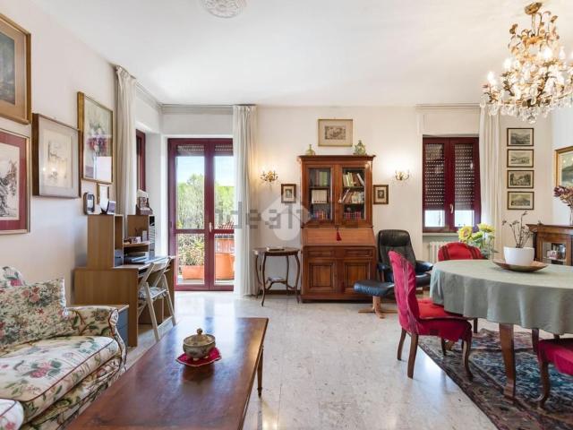 Appartamento in vendita di 109 m² in Via Marmolada, 10
