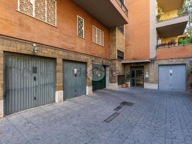 Appartamento in vendita di 109 m² in Via Salvatore d&apos Amelio, 18
