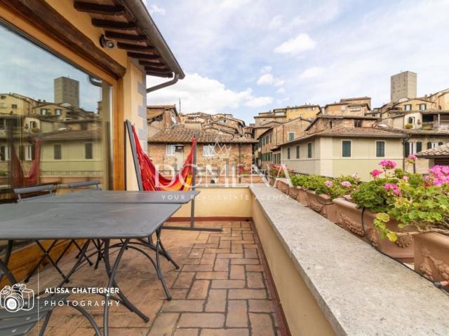Appartamento in vendita di 109 m² in Via Santa Caterina