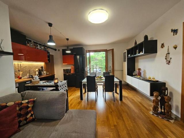 Appartamento in vendita di 109 m² in Via Silvio Pellico, 1