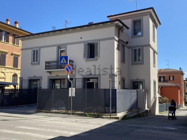 Appartamento in vendita di 109 m² in Via Porrettana