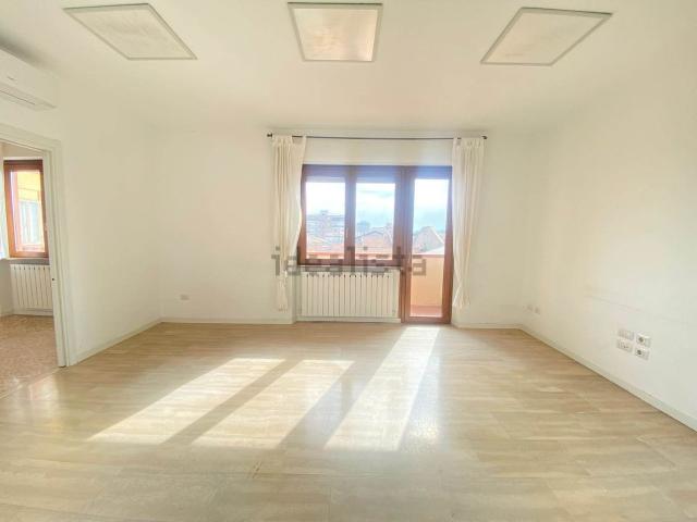 Appartamento in vendita di 109 m² in Via Pastrengo