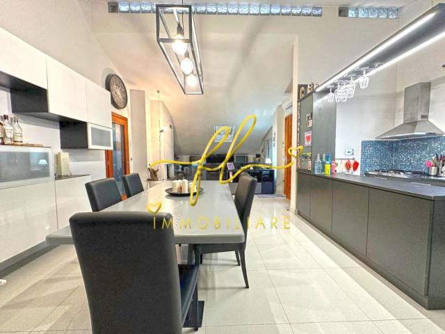 Appartamento in vendita di 109 m² in Via Reno, 57023