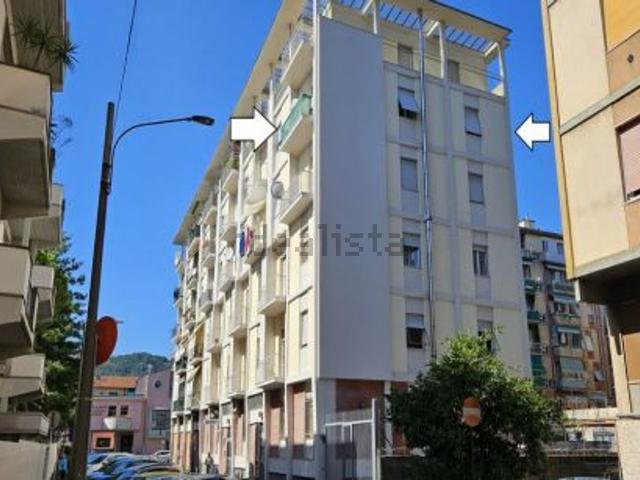 Appartamento in vendita di 109 m² in Via Ugo Foscolo, 128