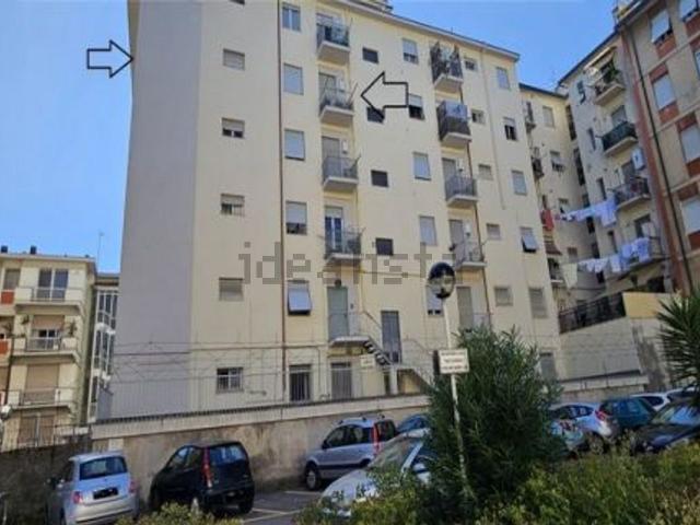 Appartamento in vendita di 109 m² in Via Ugo Foscolo
