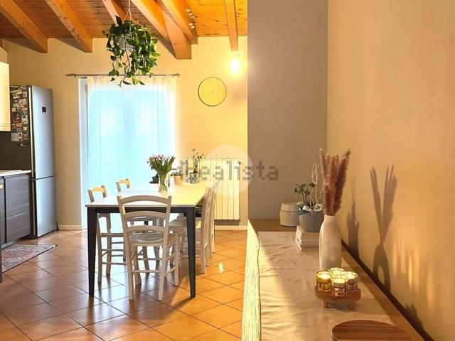 Appartamento in vendita di 109 m² in Via Vittorio Veneto, 13