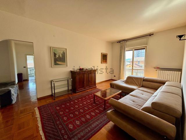 Appartamento in vendita di 109 m² in Viale Martiri della Benedicta, 60