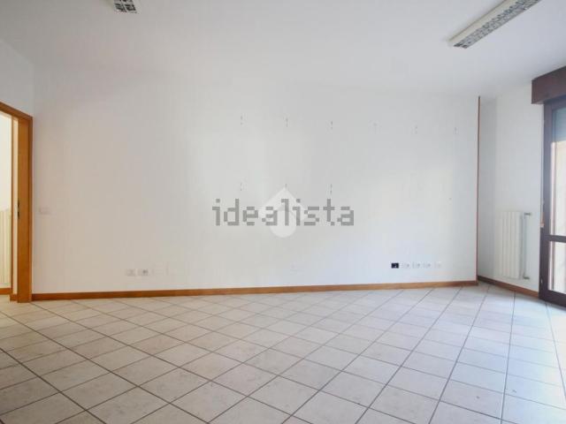 Appartamento in vendita di 109 m² in Viale Mario Angeloni, 361