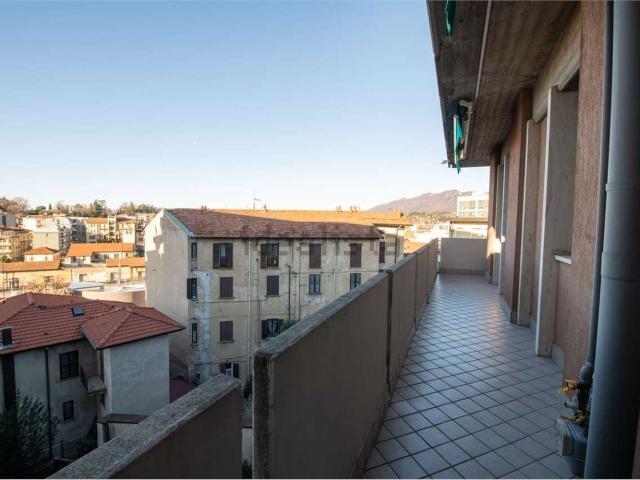 Appartamento in vendita di 109 m² in Piazza Biroldi, 20