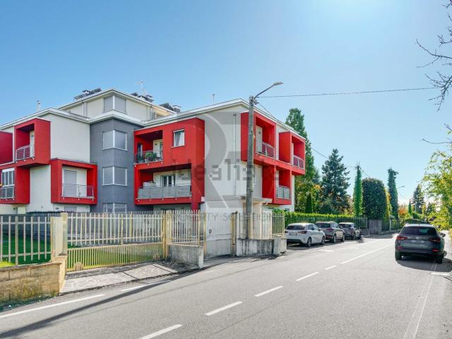 Appartamento in vendita di 110 m² in Via C. Giussani, 1