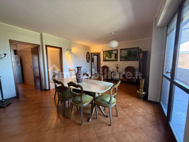 Appartamento in vendita di 110 m² in Via Conte Rossi di Montelera