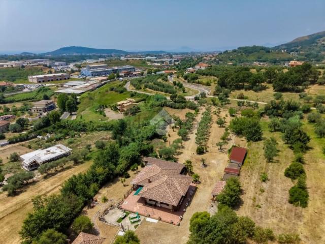 Appartamento in vendita di 110 m² in Via Costa Saturnia I, 10