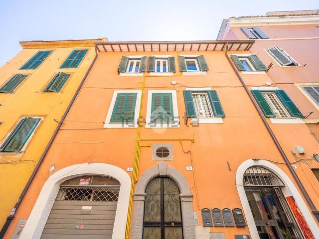 Appartamento in vendita di 110 m² in Via Cavour, 52