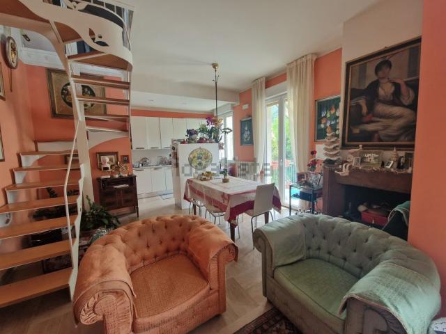Appartamento in vendita di 110 m² in Via Cacciatori delle Alpi