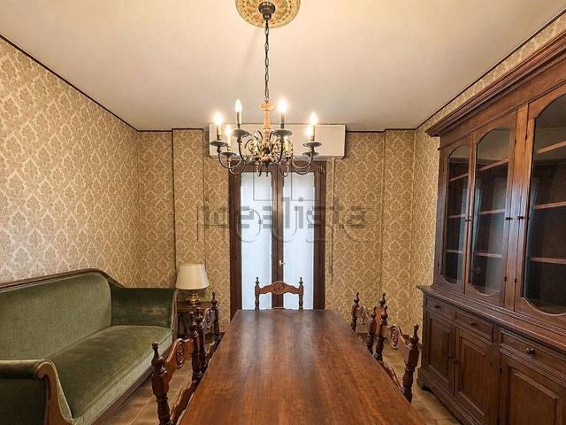 Appartamento in vendita di 110 m² in Via Cadibona