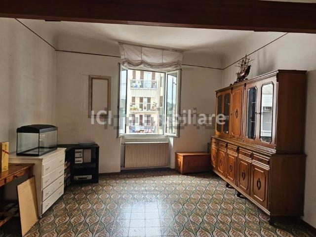 Appartamento in vendita di 110 m² in Via Camillo Benso Cavour