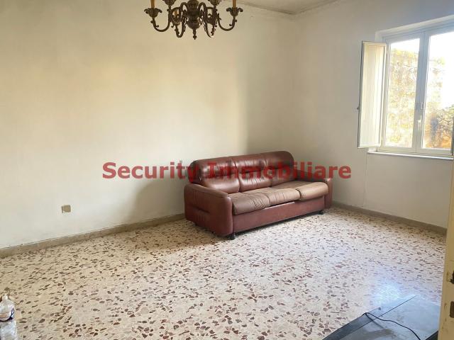 Appartamento in vendita di 110 m² in Via Carmelo Prampolini