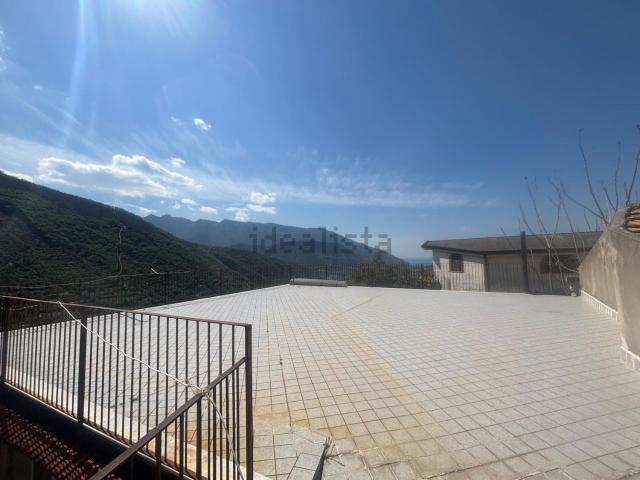 Appartamento in vendita di 110 m² in Via Casa Avolio, 22