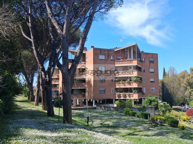 Appartamento in vendita di 110 m² in Via Cassia