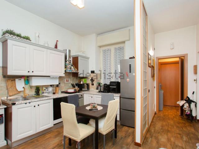 Appartamento in vendita di 110 m² in Via Cenisio, 8