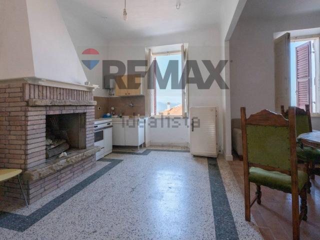 Appartamento in vendita di 110 m² in Via Cesare Battisti, 14