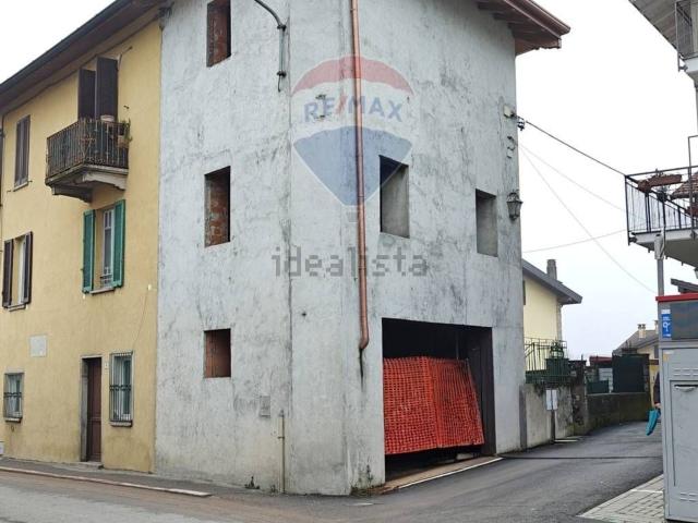 Appartamento in vendita di 110 m² in Via Cesare Battisti, 1