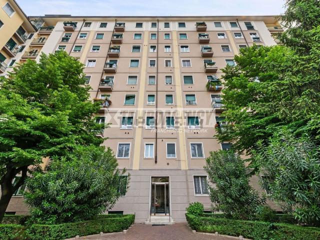 Appartamento in vendita di 110 m² in Via Cesare Saldini, 38
