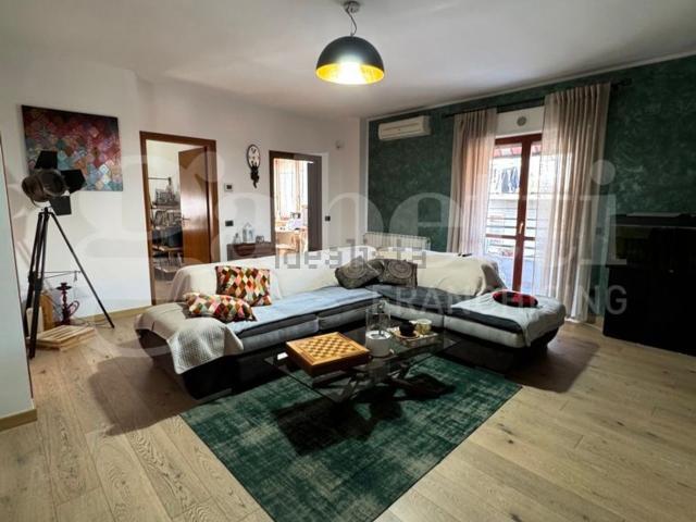 Appartamento in vendita di 110 m² in Via Cristoforo Colombo, 19