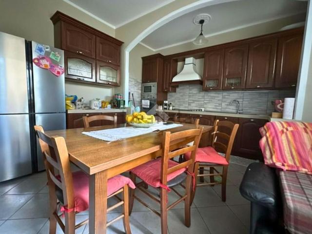Appartamento in vendita di 110 m² in Via Cristoforo Colombo, 24